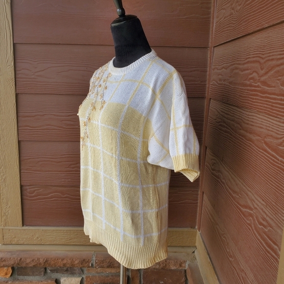 La Relle Women's Yellow and White Short Sleeve Embellished Vintage Sweater MED - Picture 3 of 16